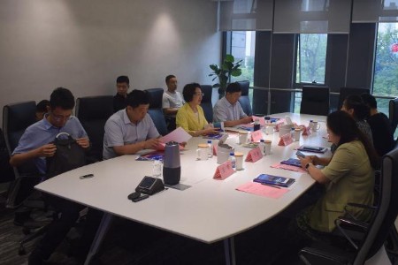 德州市委常委祁小青一行来访全球跨境电商知识服务中心