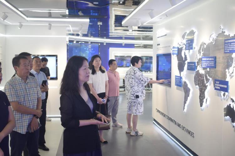 郑州市商务局考察团来访跨境电商知识服务中心