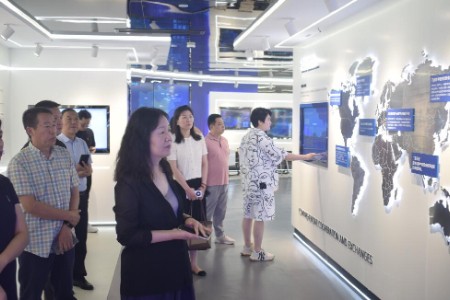 郑州市商务局考察团来访跨境电商知识服务中心