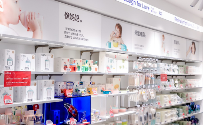 值得关注的是,在产品的划分上,babycare没有按照"品