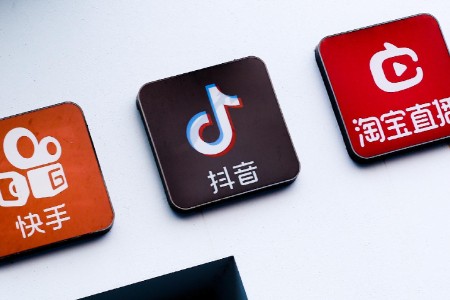 称斤卖羽绒服火上热搜 这些商家“卷疯了” 赚到钱了吗？