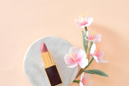 “长跑健将”花西子 后半程发力冲进国货彩妆前2