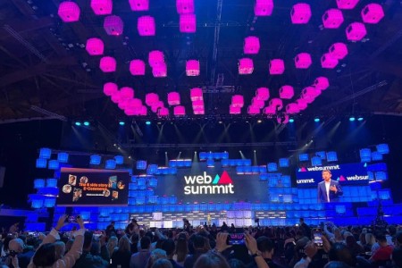 外媒：阿里国际站用AI帮中小企业更轻松地参与全球贸易