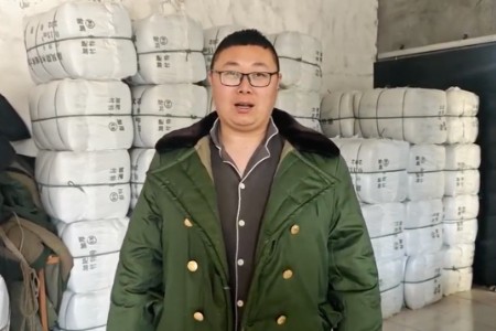 军大衣“绿旋风”持续刮 淘工厂厂家：订单最高翻5倍