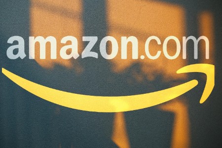 2024亚马逊大批费用调整！卖家：加速筛洗卖家