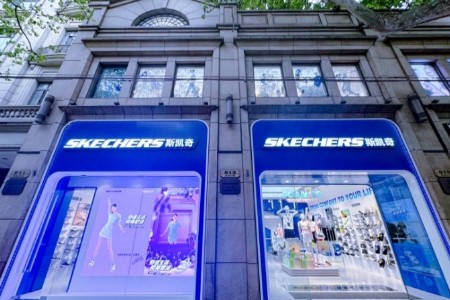 80亿美元 斯凯奇2023财年全球销售额再创新高 中国业务双位数增长