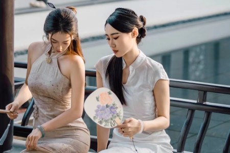 人手一件"新中式"过春节：时尚品牌重注国风 电商平台销量剧增