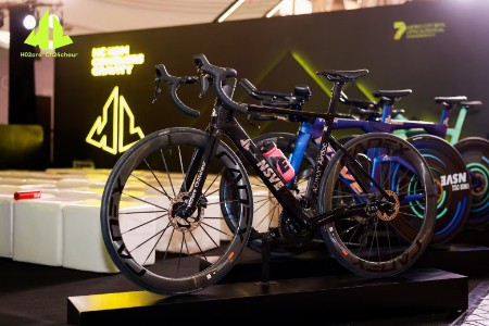 科技型运动内搭品牌TAGX探观赞助HC车队