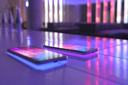 淘宝测试新疆包邮频道 辛巴计划暂停带货学习AI丨CEO自习室