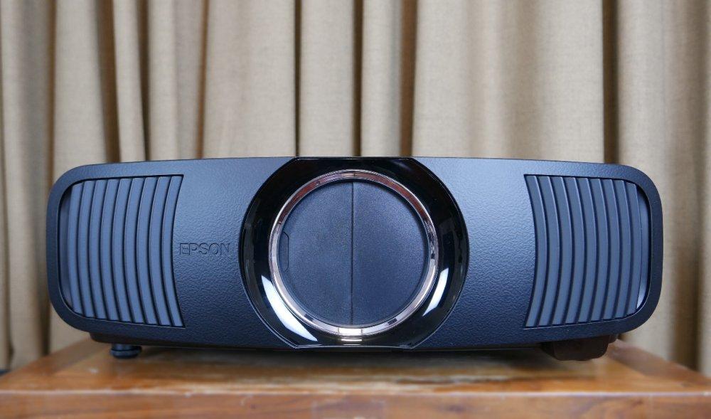 样样都能打爱普生旗舰4k激光投影ls12000b测评