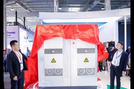 Ampace C5启新势 新能安独创无助冷全温域控制技术创储能元年样本