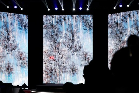 WAVES 2024：别回头 向前看