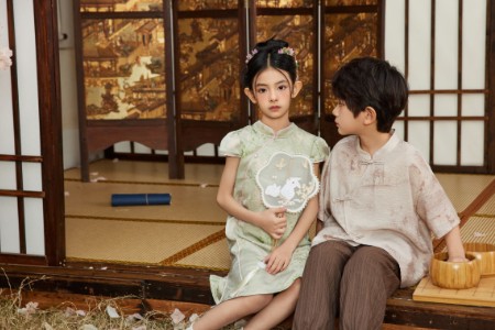 儿童节前童装销量爆发：唯品会新中式 户外童装销量倍增