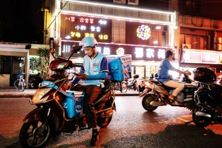 欧洲杯揭幕冰饮夜宵外卖涨100% 饿了么上线足球季猜球活动