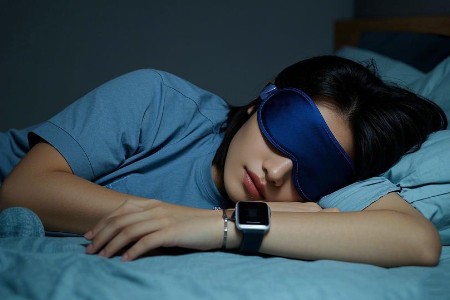 “特困生”自救指南：年轻人的睡眠保卫战