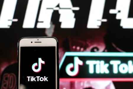 广州美甲工厂女老板 靠1条自然流视频在TikTok引爆百万流量 热门标签浏览量破百亿！