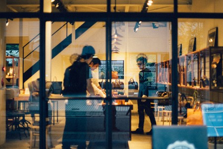 年收176亿，不开直营店：线下“矛盾”如何解？｜马蹄友局笔记