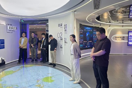 江苏省苏州市张家港市市政府一行来访知识服务中心