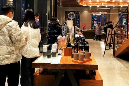 小米在韩国开设首个门店 瑞幸进军美国市场 石头科技递交上市申请｜品牌全球化周报
