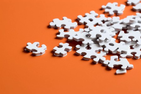 淘宝闪购美团京东表态“杜绝不正当竞争” 美国将暂停跨境小额包裹关税豁免丨电商大事