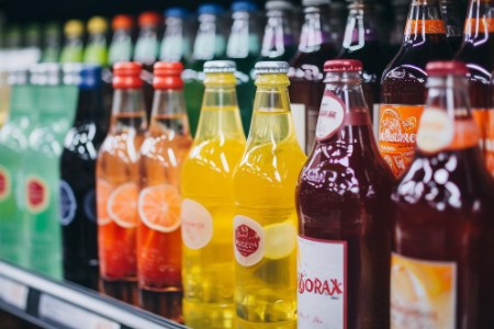 一年卖超1000亿元！卡车司机最爱饮料 怎么悄悄被年轻人买爆？