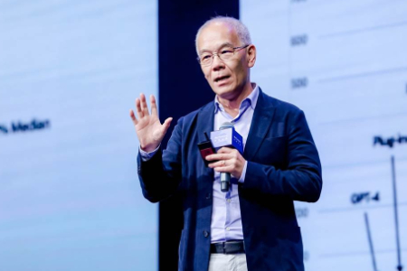 张宏江外滩大会分享：基础设施加速扩张 AI 正步入“产业规模化”