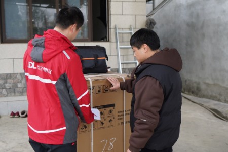 2026国补乡村第一单落地京东 极速送达助力政策红利走进田间地头