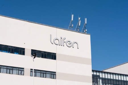 冲到“最卷赛道”第一   东莞“小巨头”打遍国际大牌，6年干到50亿