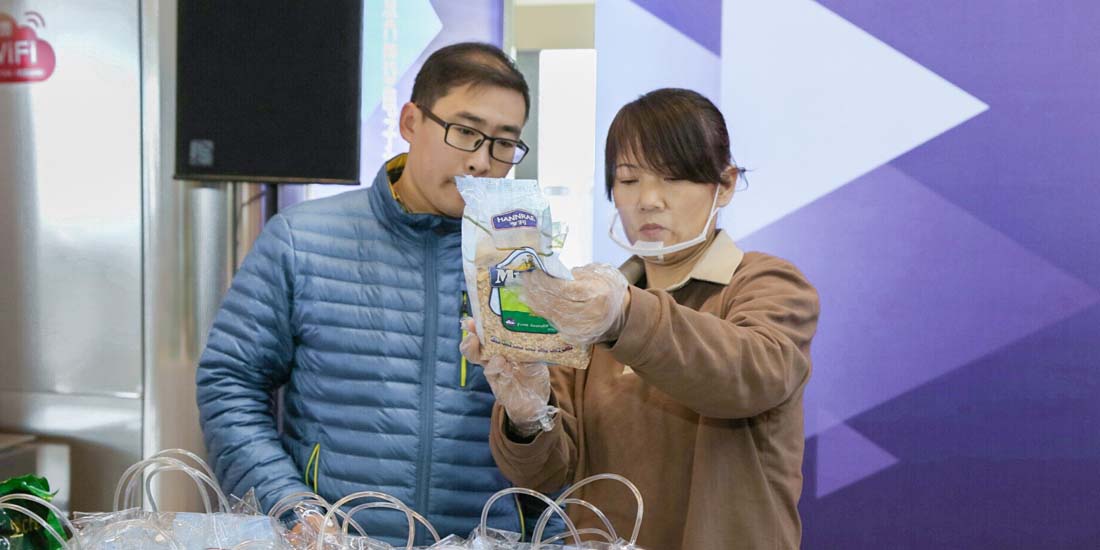 G-Super向消费者讲解跨境产品
